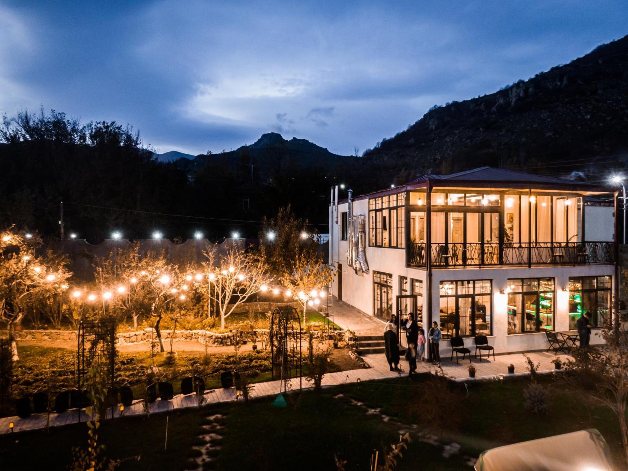 Redroof Country House Hotel Goris Zewnętrze zdjęcie
