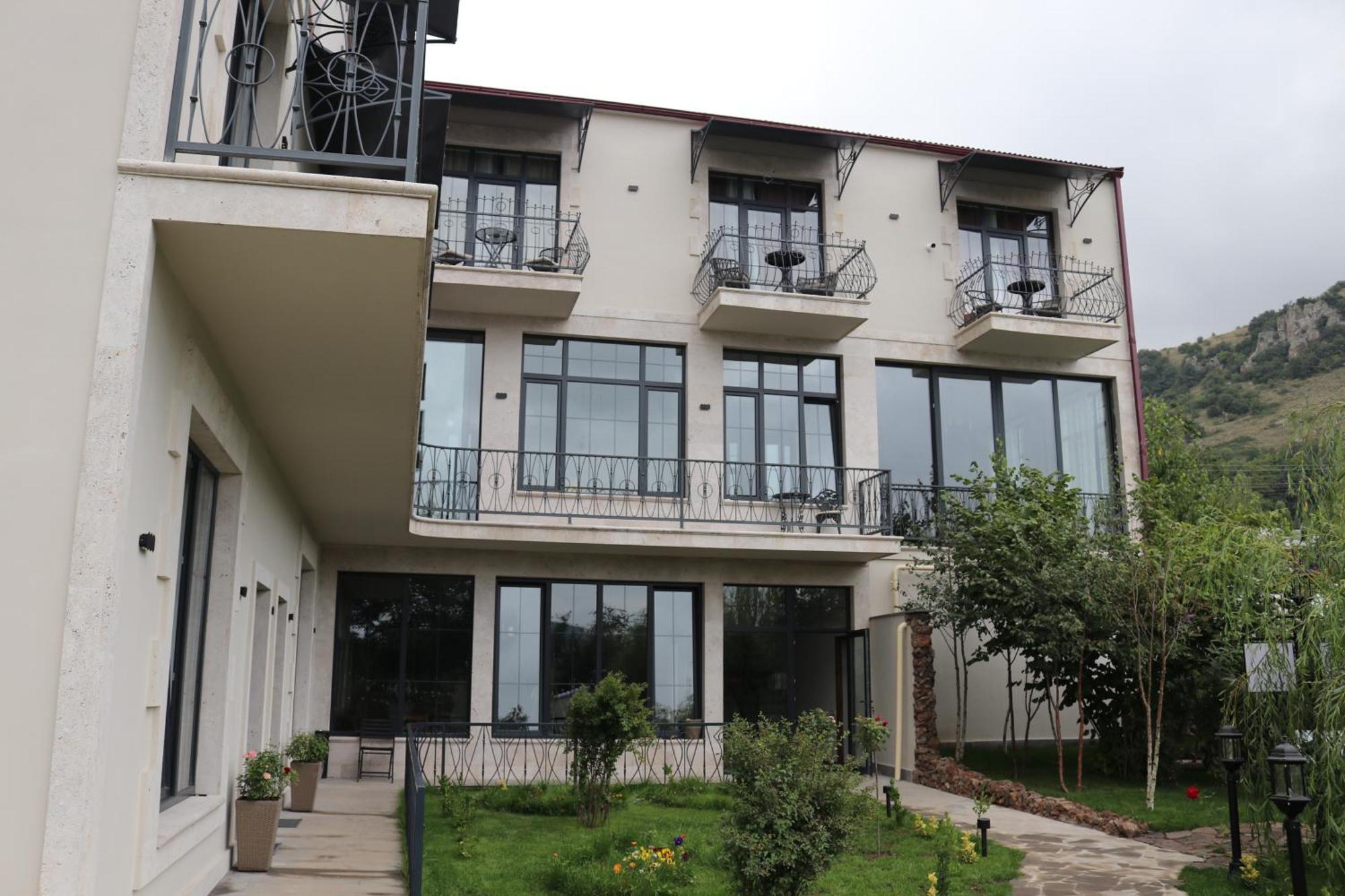 Redroof Country House Hotel Goris Zewnętrze zdjęcie